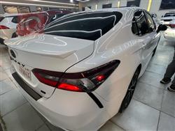 تۆیۆتا کامری